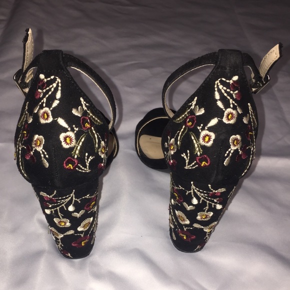 Black block heels - Picture 5 of 5